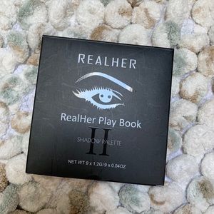 RealHer play book shadow palette #2